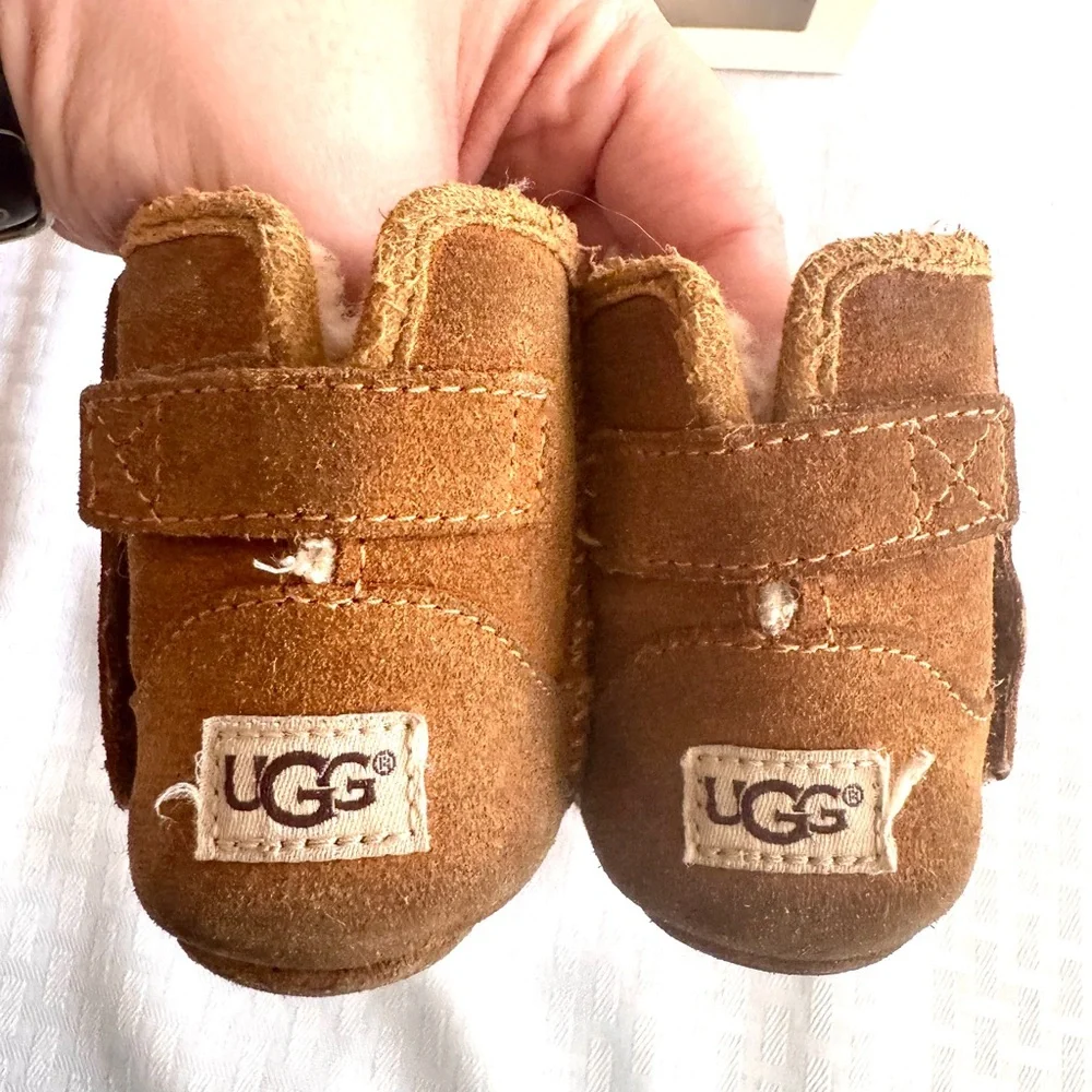 UGG Jesse II‎ Baby Booties Chestnut Suede Shearling Size 2/3 w Box Cozy Winter